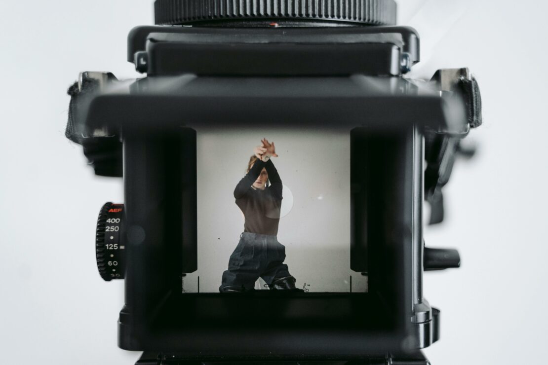 Exemple de photographie professionnelle : shooting produit, portrait et lifestyle pour capturer des images percutantes et mémorables.